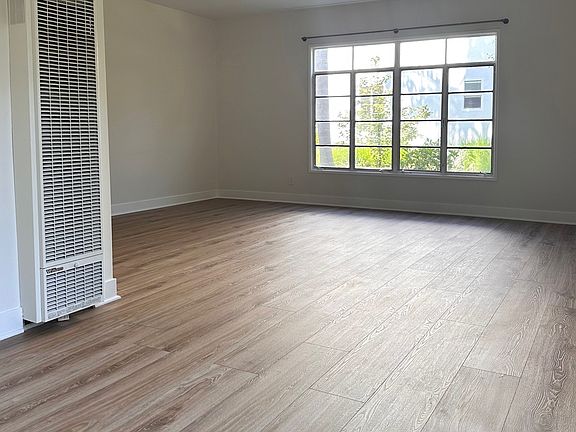 3rd image of 507 Avondale Ave #507