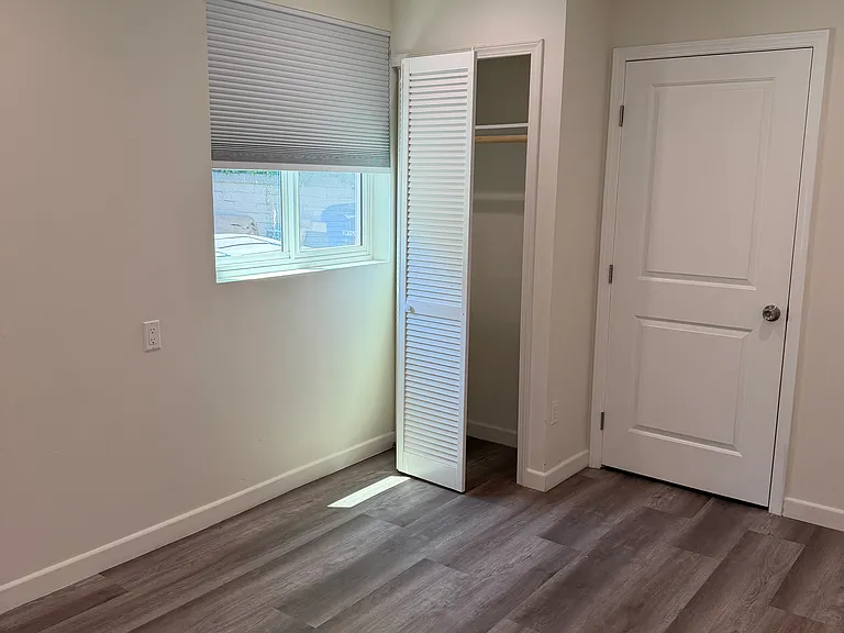 1440 N Allen Ave #B — Photo 9