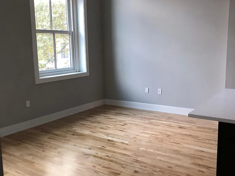 1521-1523 W Girard Ave #201 — Photo 7