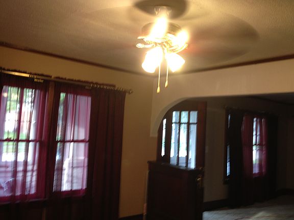 3rd image of 605 Clinton River Dr