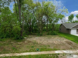 505 Rock River Rd, Springfield, IL 62711