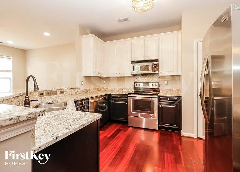 577 Delafield Dr — Photo 6