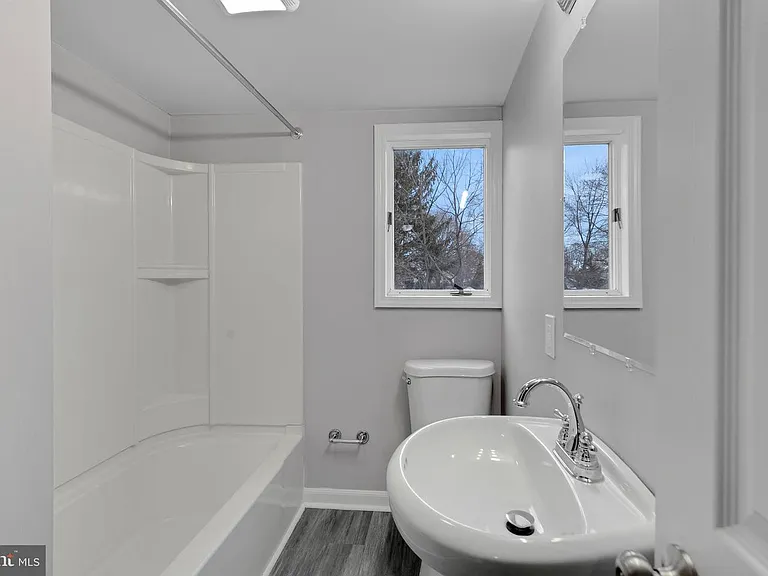 19 McClellan Ave — Photo 21