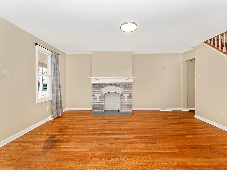 72 Wayside Ave — Photo 9