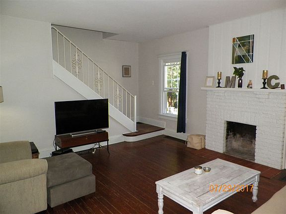 4th image of 1069 Altavia Ave