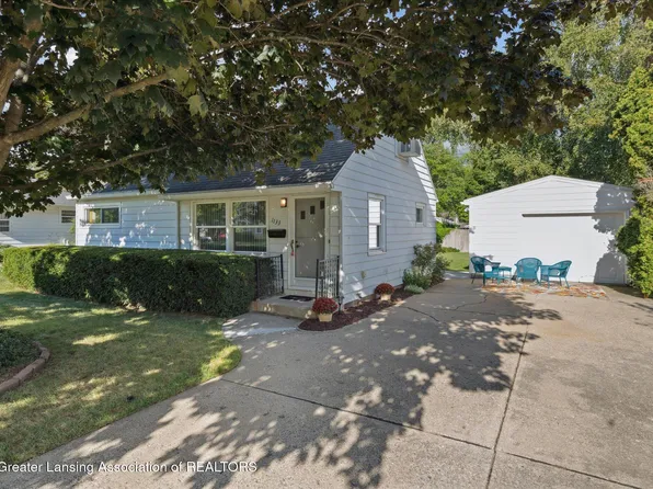 1133 Willow St, Grand Ledge, MI 48837