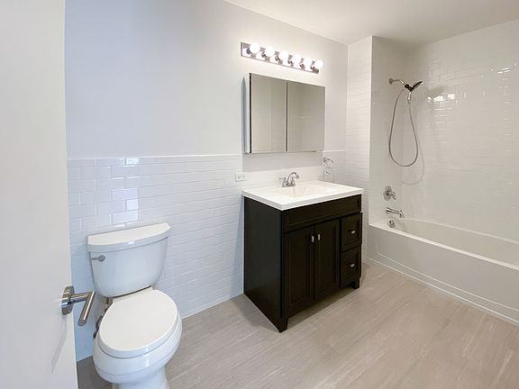 5th image of 14-25 27th Ave #2B