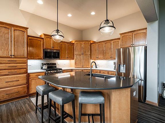5th image of 3412 Walnut TRAIL
