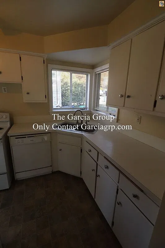 3 bed, 2.0 bath, 1975 sqft, $2,795 — Photo 4