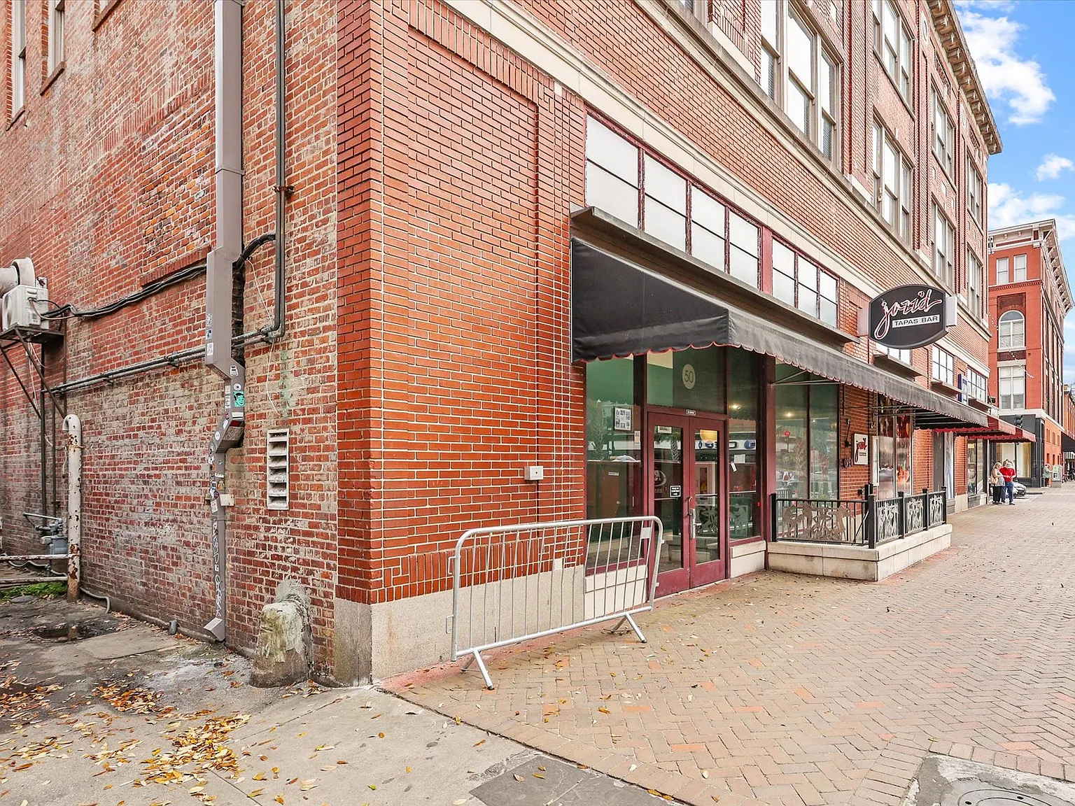 122 W Broughton St — Photo 3