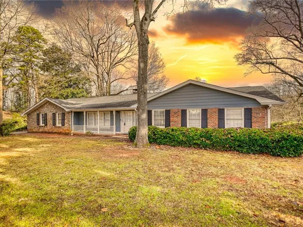 3856 Woodyhill Dr, Lithonia, GA 30038