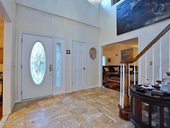3rd image of 439 Saint Andrews Rd