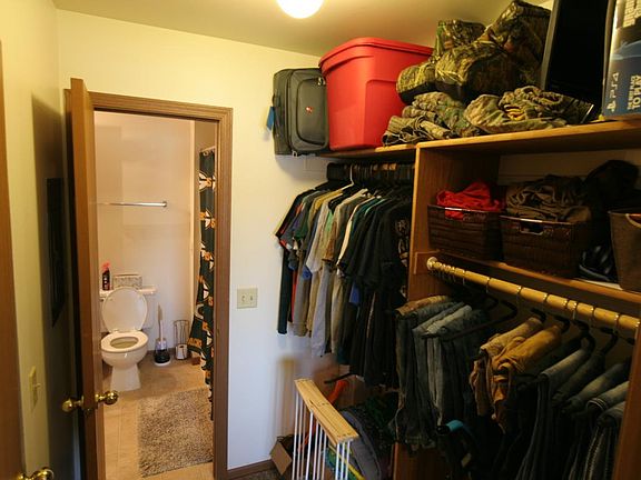 5th image of 303 Micheels Ln APT 6