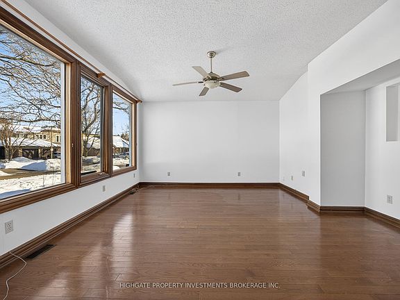 3rd image of 739 Edgewood Rd