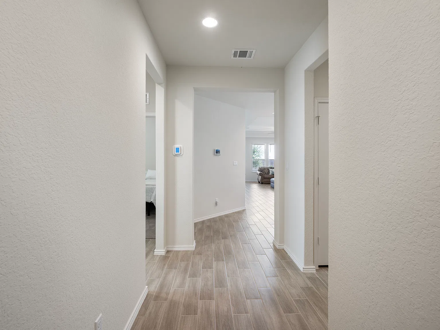 3 bed, 1760 sqft, $1,950 — Photo 4