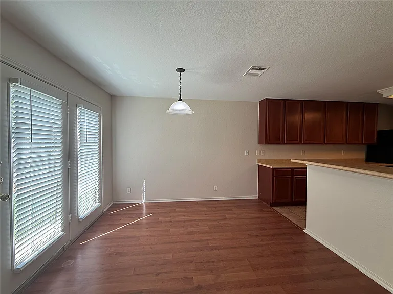 640 New Country Rd — Photo 7