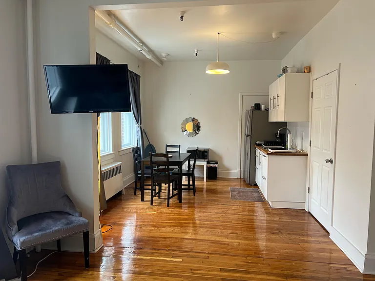 108 2nd St SW #1 — Photo 7