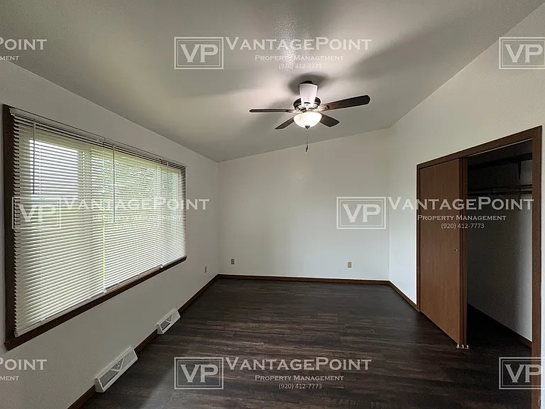 810 Broadway St — Photo 7