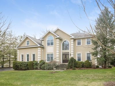 57 Roundabend Rd, Tarrytown, NY, 10591