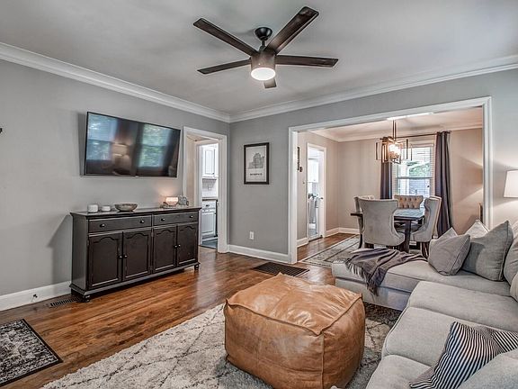 Main House - Living