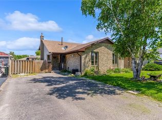 49 Grove Ave, Saint Catharines, ON L2P 1C9
