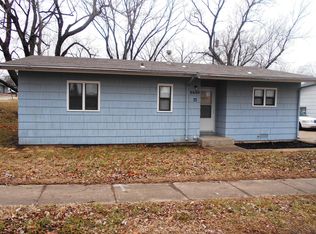 6600 SW Crestwood Dr, Topeka, KS 66619