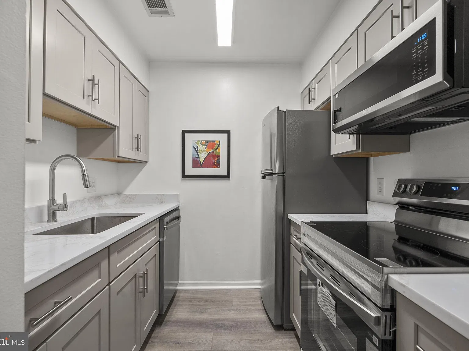 1 bed, 1.0 bath, 820 sqft, $2,200 — Photo 1