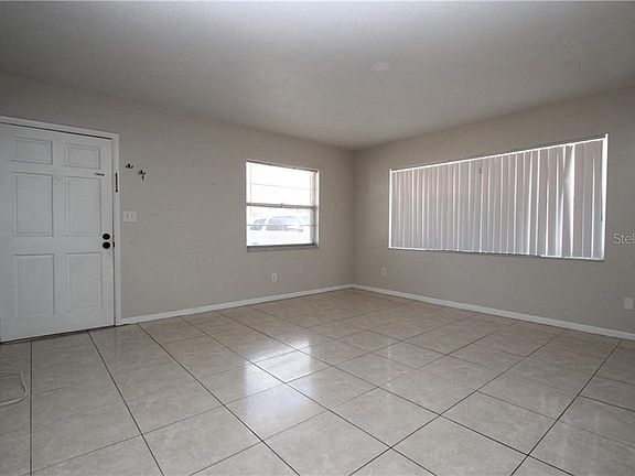 3rd image of 2078 Los Lomas Dr