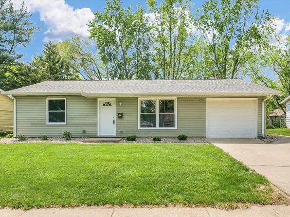 1501 Lincolnwood Dr, Urbana, IL 61802