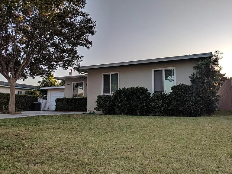 N Walnuthaven Dr — Photo 2