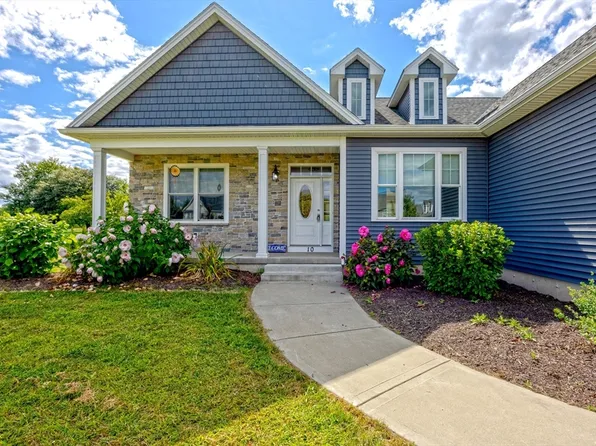 10 Sawgrass Ln, Southwick, MA 01077