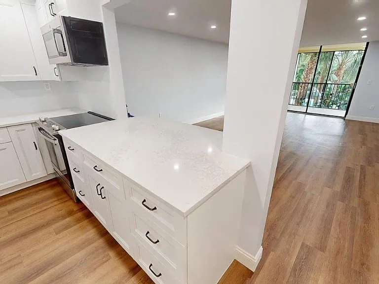1555 S Federal Hwy #206 — Photo 4