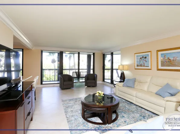 4551 Gulf Shore Blvd N APT 301, Naples, FL 34103