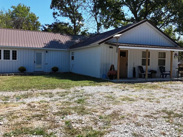 279 Castlegate Drive, Seymour, MO 65746
