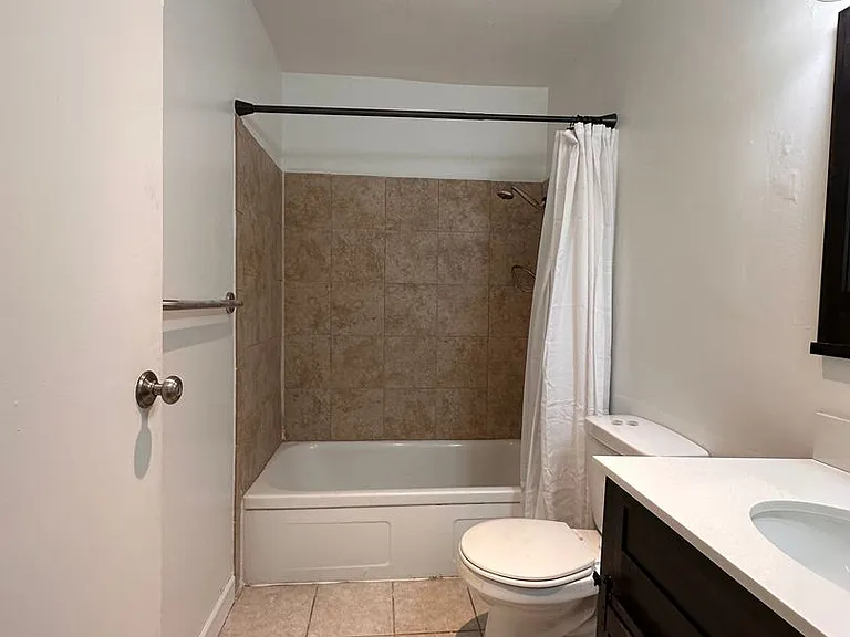 2277 Channel Dr — Photo 5