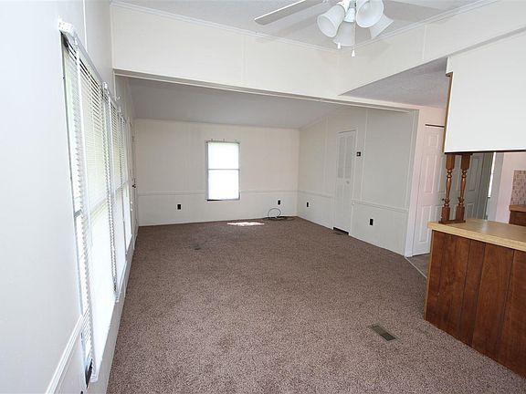 3rd image of 128 E Grove Ave