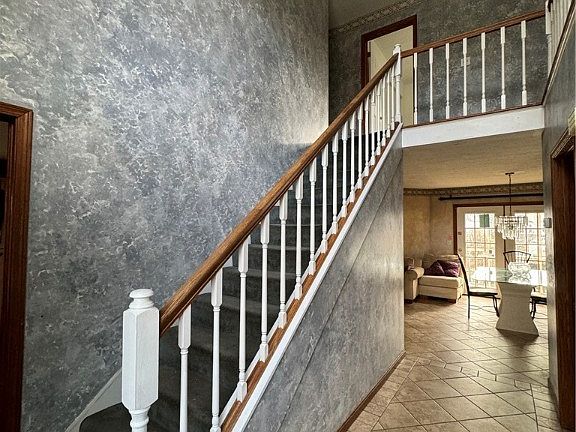 2nd image of 50354 Hemingway Dr