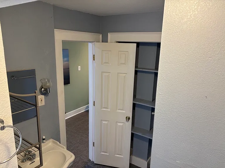 217 S Murat St #B — Photo 10