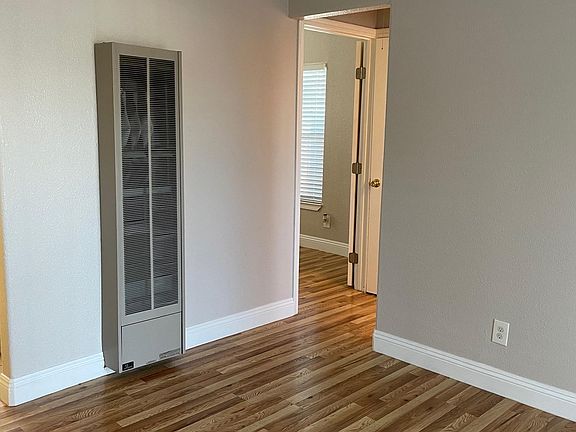 3rd image of 524 Eleanor Ave