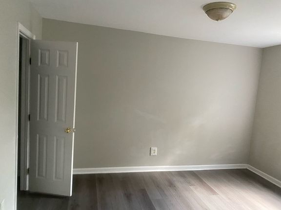 4th image of 3211 Kabel Dr #3211