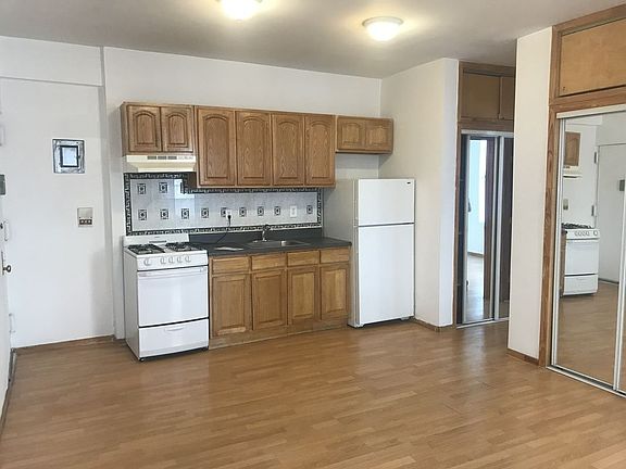 5th image of 16810 Crocheron Ave APT 2C
