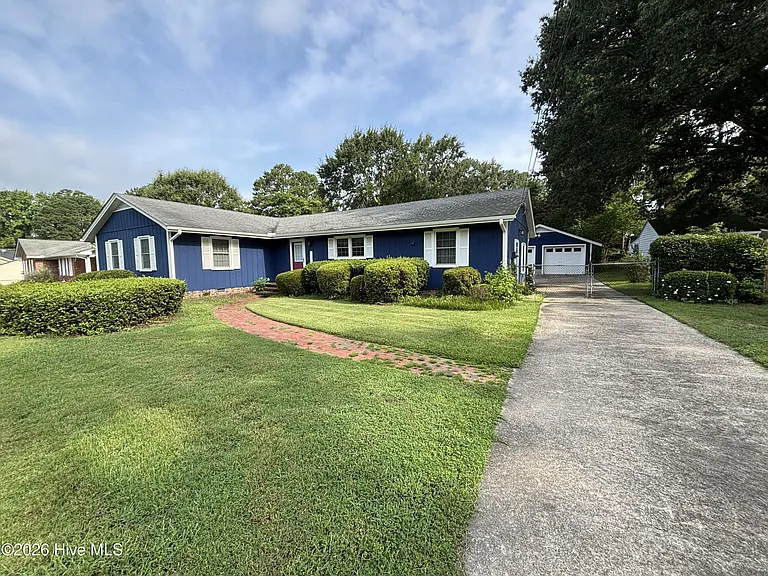 304 Ridge Rd NW — Photo 3
