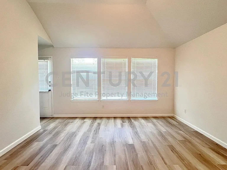1741 Ironworks Dr — Photo 5