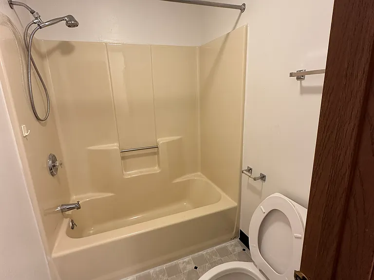 405 E Paradise Dr #7 — Photo 4