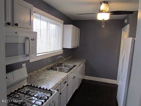3rd image of 1512 Jennette Ave NW
