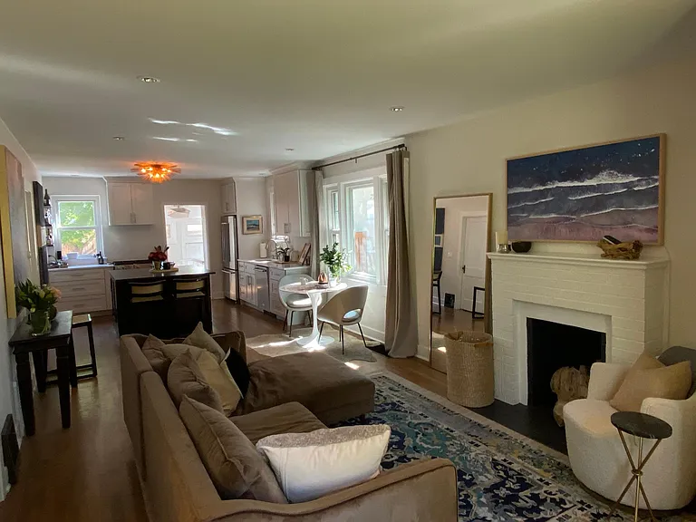 744 S York St — Photo 3