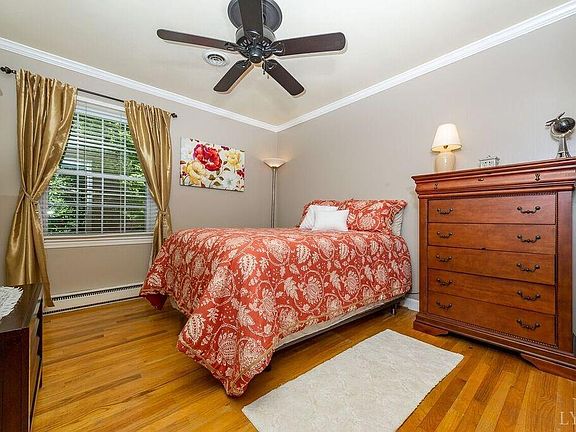 5th image of 1104 Lakeview Dr