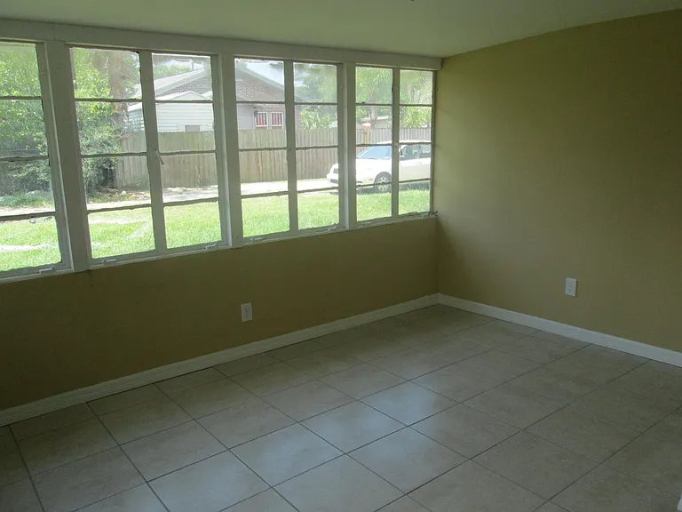 2408 W Fig St #A — Photo 7