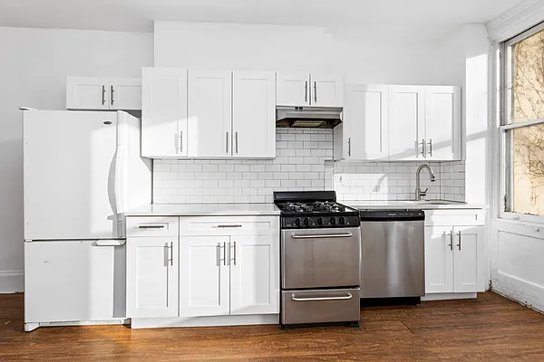 Rented by Douglas Elliman | media 7