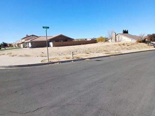 14020 N Topmast Dr, Helendale, CA 92342